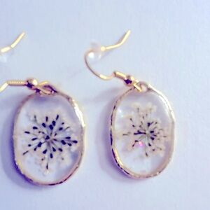 NWOT Earrings Dried Flowers in Resin, 1” tipped with gold, new wires